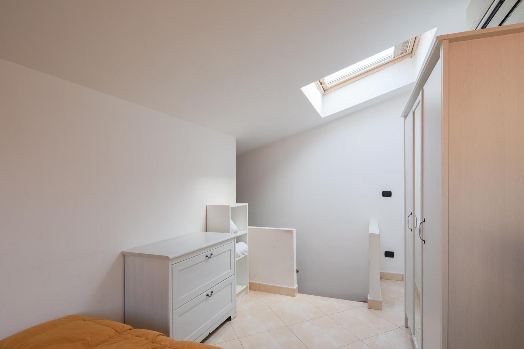 Eur Moravia Attico Panoramico Con Terrazzo, Fino A 5 Ospiti Apartamento *
